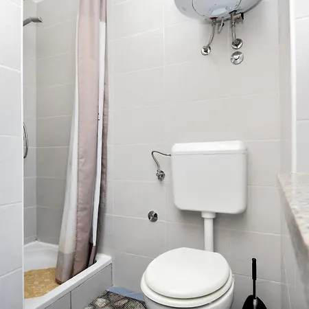 Apartment Kumi *