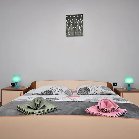 Apartment Kumi *