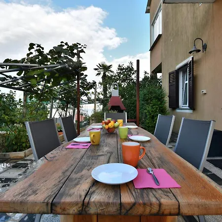 Kumi Apartment